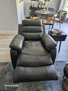 Eltric leather chair with usb