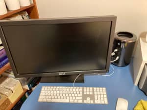Mac Pro with Dell Monitor