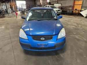 Kia Rio 2005 wrecking for parts and accessories