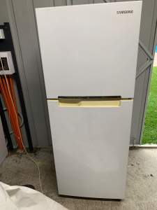 Samsung 228L top mount fridge