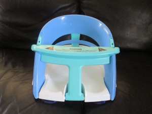 BABY BATH SEAT by Dreambaby from Big W as New Birkdale 4159