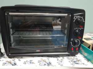 Cookwell bench oven with hot plates, used good