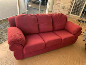 Lounge / sofa - 3 seater in very good condition.