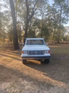 1988 Ford F150 (4x4) 4 SP MANUAL 4X4 C/CHAS