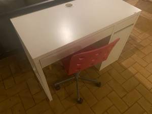 Childs study desk with chair