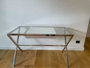 Free table in Bowden