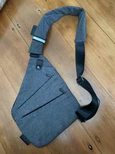 Travel ‘flex’ unisex anti-theft cross body bag