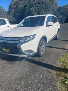 2016 Mitsubishi Outlander Exceed (4x4) Continuous Variable 4d ...