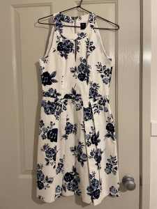 Beautiful Cue dress - size 8