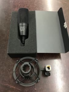 Audio Technical AT4040 Cardioid Condenser w/ Shock Mount & Carry Case