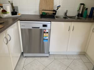 60cm Freestanding Dishwasher | Technika with cutlery tray