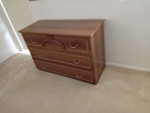Chest of drawers H82.5cm 125.5cmx51.5cm Good condition