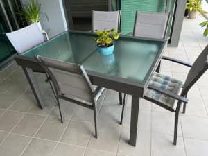 Outdoor Extension Table & Chairs 7 pc