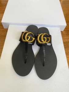 GG Gucci sandal size 7