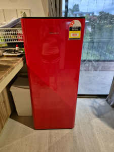 Brand new hisense 179 litre fridge