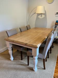 Dinning table set with Perfect condition