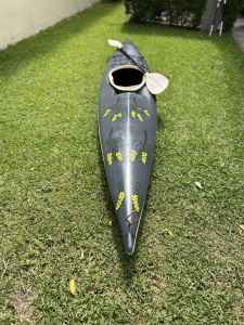 Kayak fibreglass with paddle