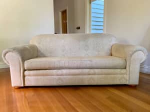 Reduced Price: Sofa couch 3 seater recently steam cleaned