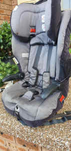 Safe n Sound Child car seat Maxi for quick sale