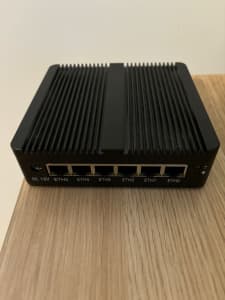 Industrial Computer Router IoT Device Firewall 6 Gigabit 2.5G ports