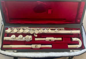 Almost New Eastman Student Flute with both curved and straight heads