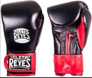 Cleto Reyes 16oz extra padding boxing glove