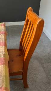 dining room chairs x4