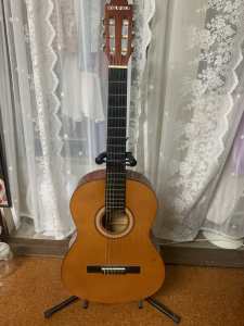 Suzuki acoustic nylon string guitar