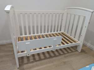 Boori Cot with baby cot panel and toddler bed conversion 
