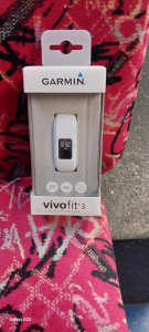 Garmin vivo-fit 3 fitness tracker watch white