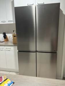 Hisense 609l French door fridge