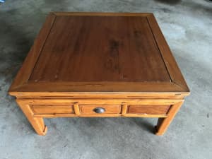 Solid wooden coffee table 900 x 900 x 500
