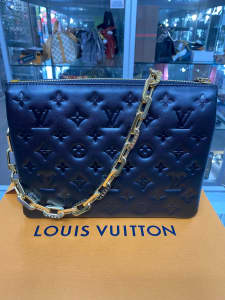 Louis Vuitton Coussin mm Black Lamb