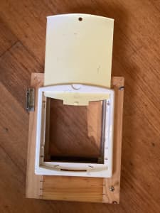 PET DOOR / WINDOW FLAP AUTOMAGNETIC 15cm W x 18cm H
