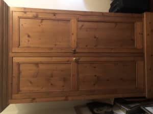 Wardrobe lovely condition