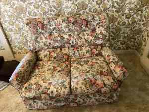 Floral 2-seater Sofa