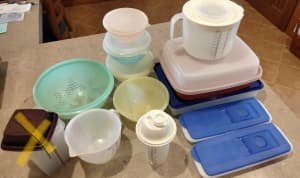 Tupperware bundle (to go together)