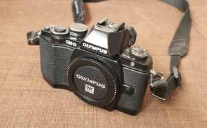 Olympus Om-D E-M10 Black DSLR Camera body only 