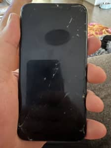 IPhone 11 Pro 256 green broken front screen and back screen