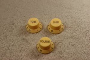 St guitar volume tone knob potentiometer hat beige / gold letters