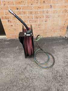 AIR HOSE REEL RETRACTABLE 15 METRES X 12mm HOSE IN WORKING CONDITION 