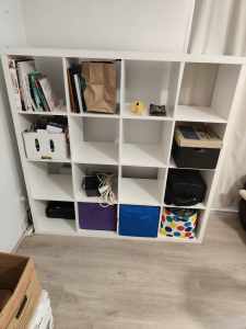 Cube storage shelf unit