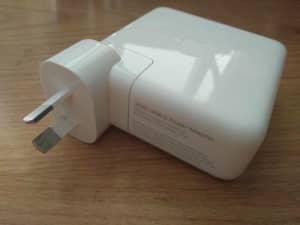 Original Apple 61W USB-C Power Adapter Model A1718