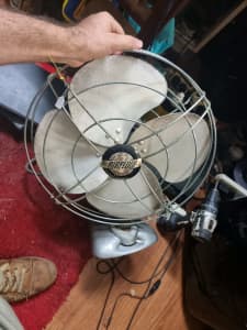 Vintage airflow fan runs well