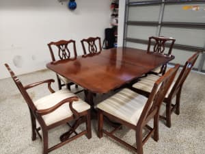 Dining table including 6 chairs.