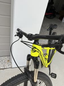 Yellow Cannondale Trail Bike XS