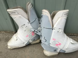 USED ⛄️ ⛷❄️🎿  HTC (XS 62) Snow Ski Boots - (Size 24.5) ⛄️ ⛷❄️🎿 $29