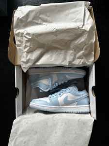 Women’s Nike Air Jordan 1 Low (White/Ice Blue) Size 6.5