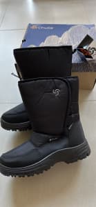 Women’s snow boot, size 39 Euro