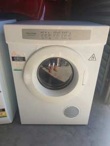 FISHER & PAYKEL 5KG DRYER with Auto Sensing Can Deliver*